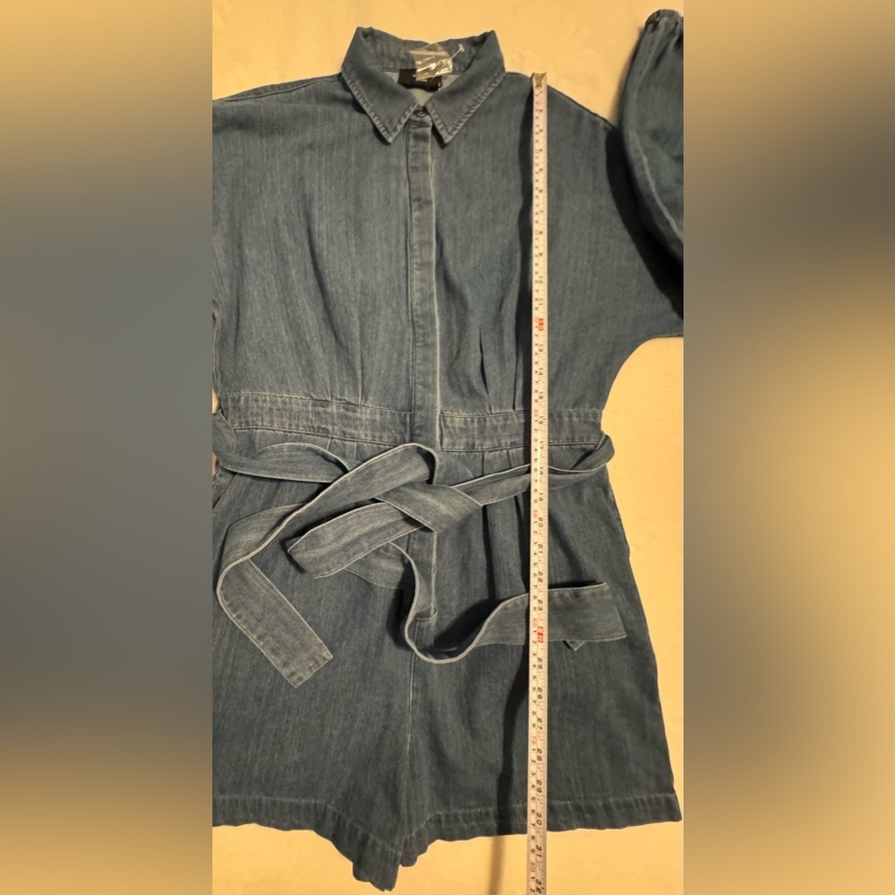 NEW VICI Apple Picking Denim Balloon Sleeve Shorts
Romper Cotton Blend Size L - Picture 13 of 14